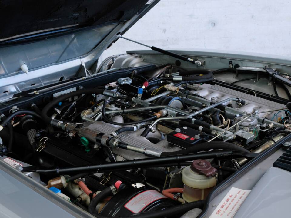 Image 28/47 of Jaguar XJ-SC 5.3 (1987)