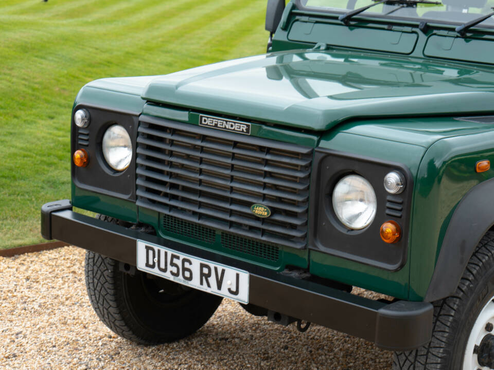 Bild 10/50 von Land Rover Defender 90 Td5 (2006)