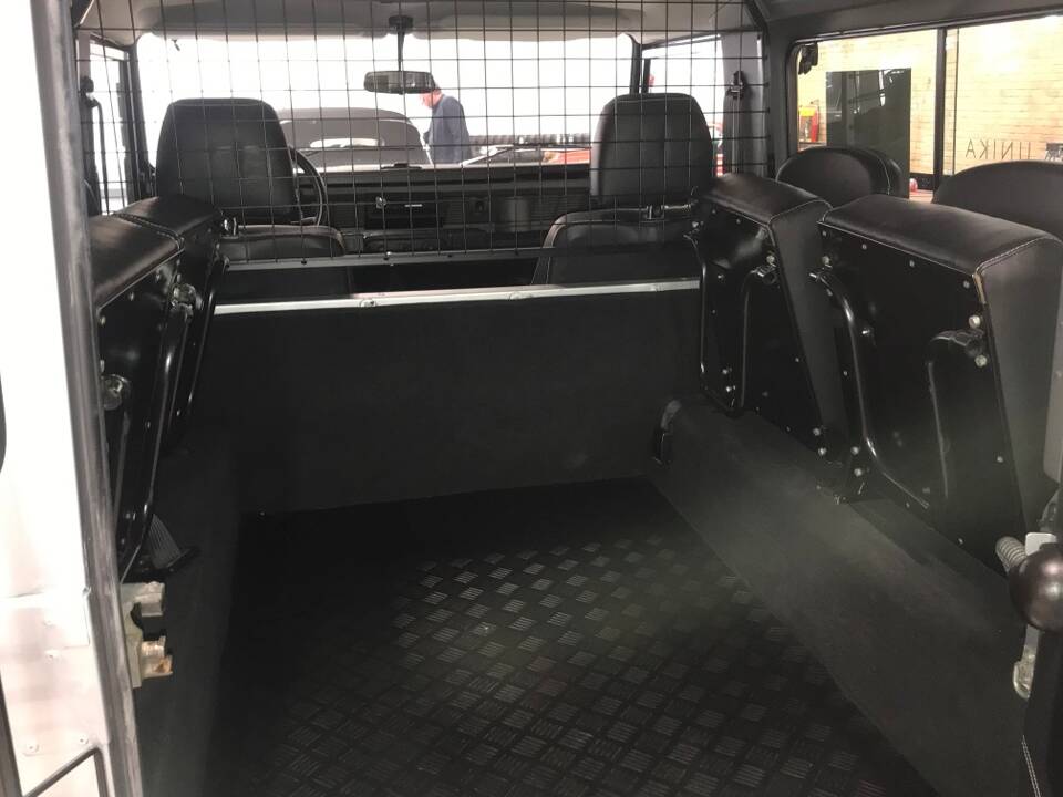 Image 12/20 of Land Rover Defender 90 (1998)