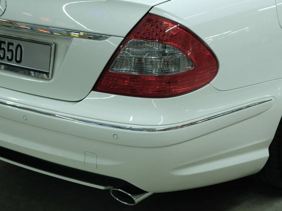 Bild 12/50 von Mercedes-Benz E 500 (2007)