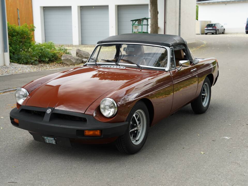 Image 14/100 of MG MGB (1978)