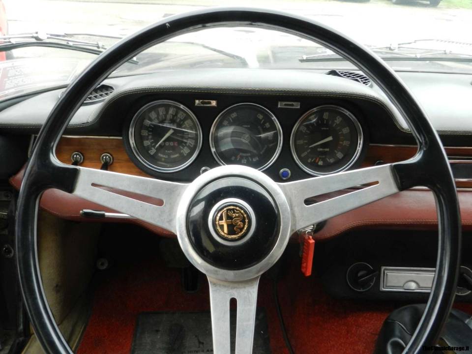 Image 15/28 of Alfa Romeo 2600 Sprint (1966)