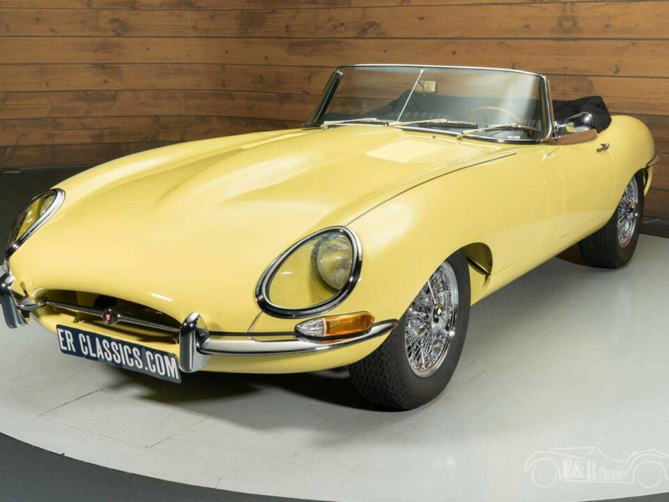 Afbeelding 15/19 van Jaguar E-Type 4.2 (1965)