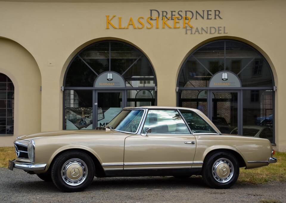 Image 14/56 de Mercedes-Benz 280 SL (1970)
