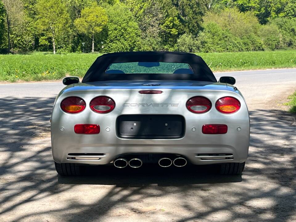 Image 10/50 of Chevrolet Corvette (2001)
