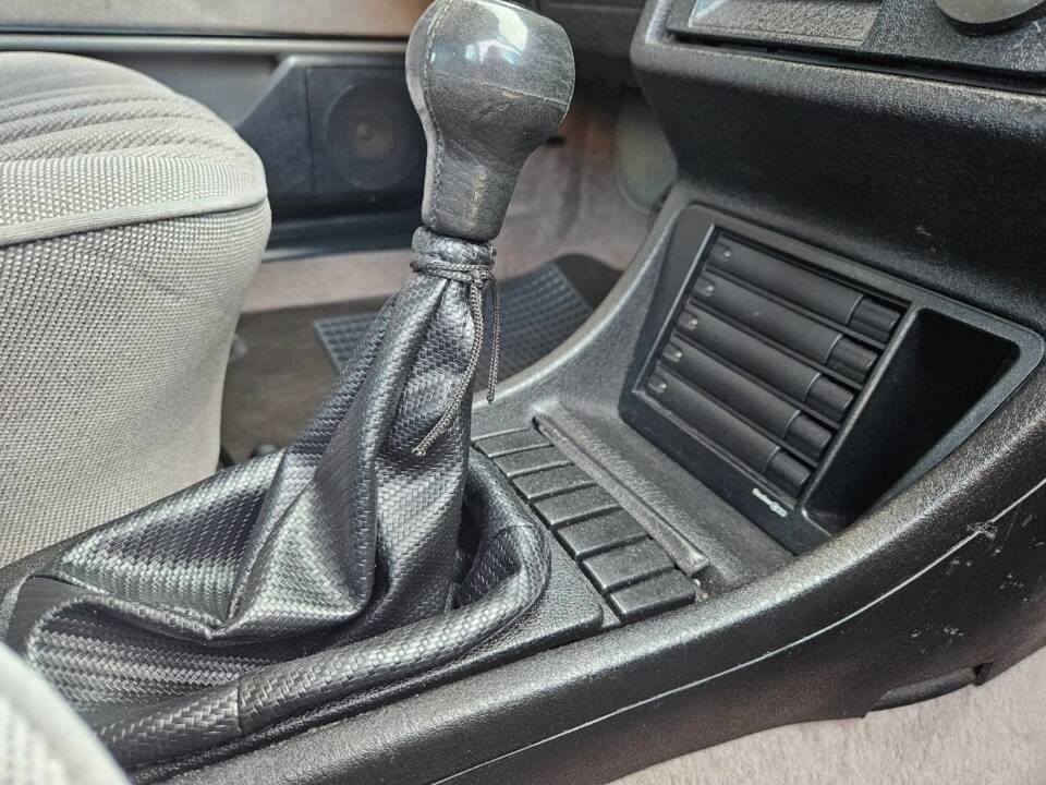 Bild 80/91 von Volkswagen Golf II 1.6 (1990)