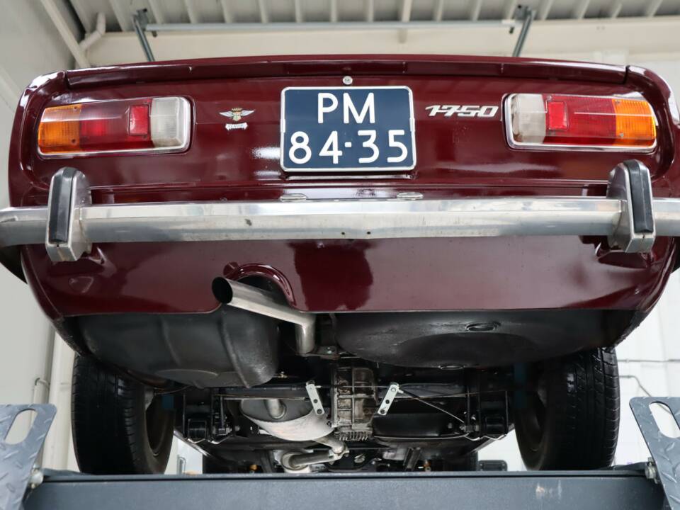 Image 21/50 of Alfa Romeo 1750 Berlina (1971)