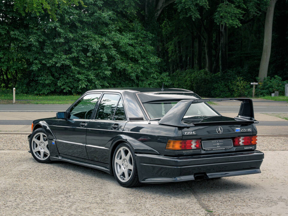 Bild 15/53 von Mercedes-Benz 190 E 2.5-16 (1991)