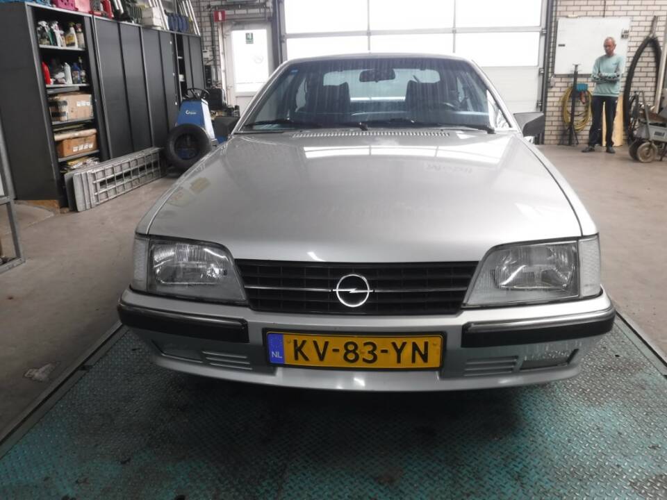 Image 24/43 of Opel Monza 2.5 E (1984)