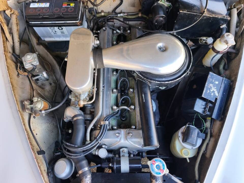 Image 14/27 of Jaguar Mk II 2.4 (1967)