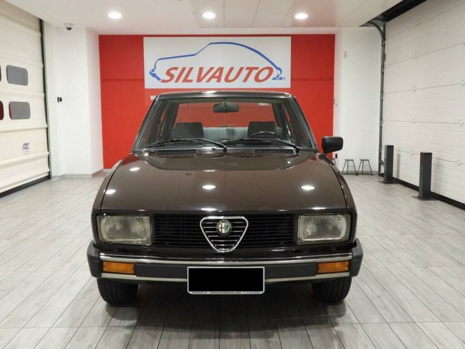 Bild 2/10 von Alfa Romeo Alfetta 1.6 (1983)