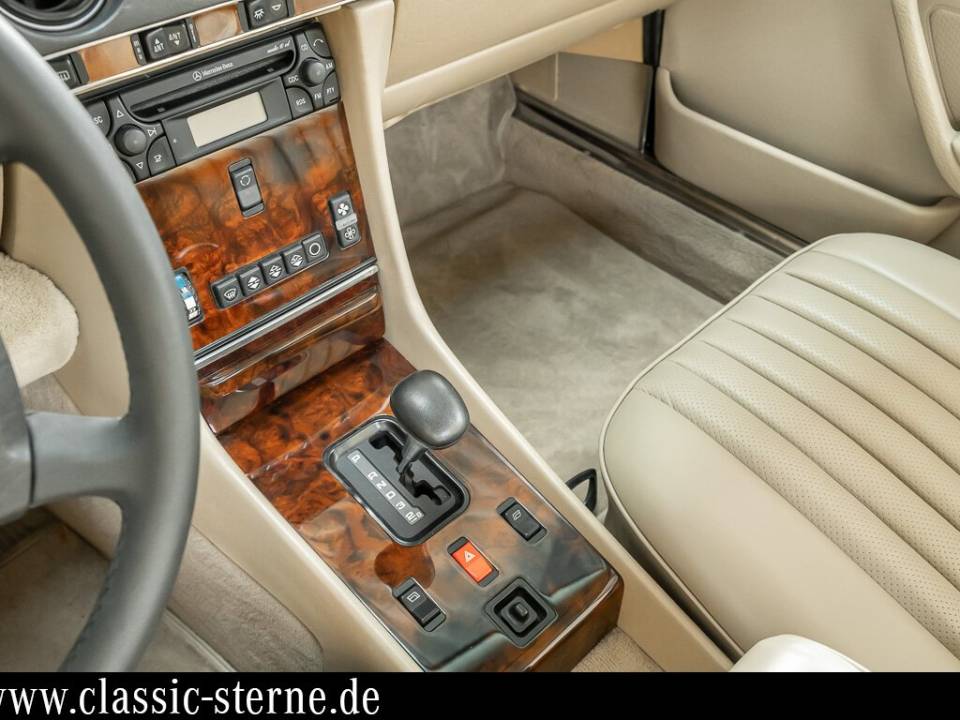 Imagen 12/15 de Mercedes-Benz 560 SL (1986)