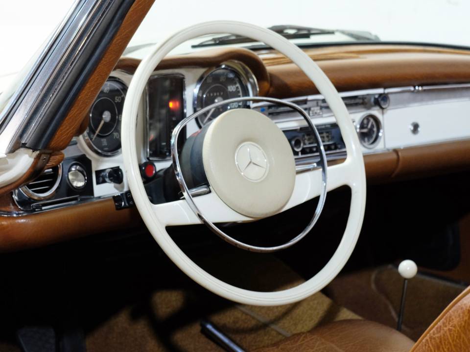 Image 5/21 of Mercedes-Benz 280 SL (1969)