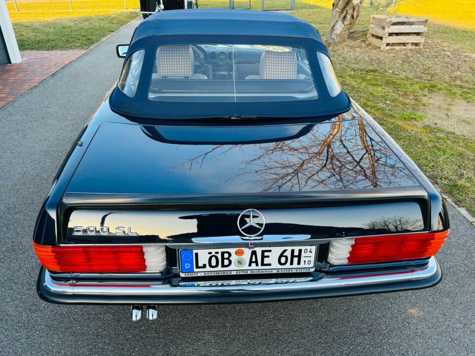 Image 14/23 of Mercedes-Benz 500 SL (1986)
