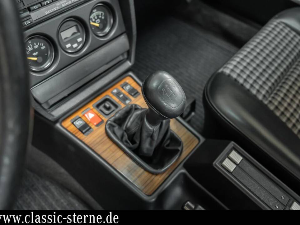 Image 15/15 de Mercedes-Benz 190 E 2.3-16 (1986)