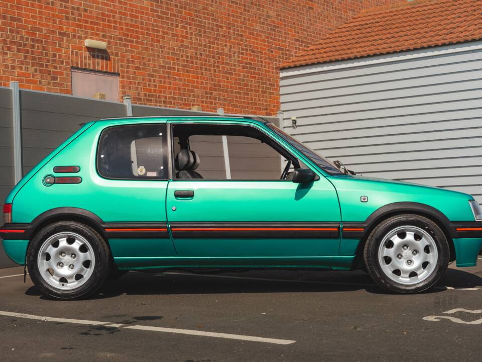 Bild 2/50 von Peugeot 205 GTi 1.9 (1991)