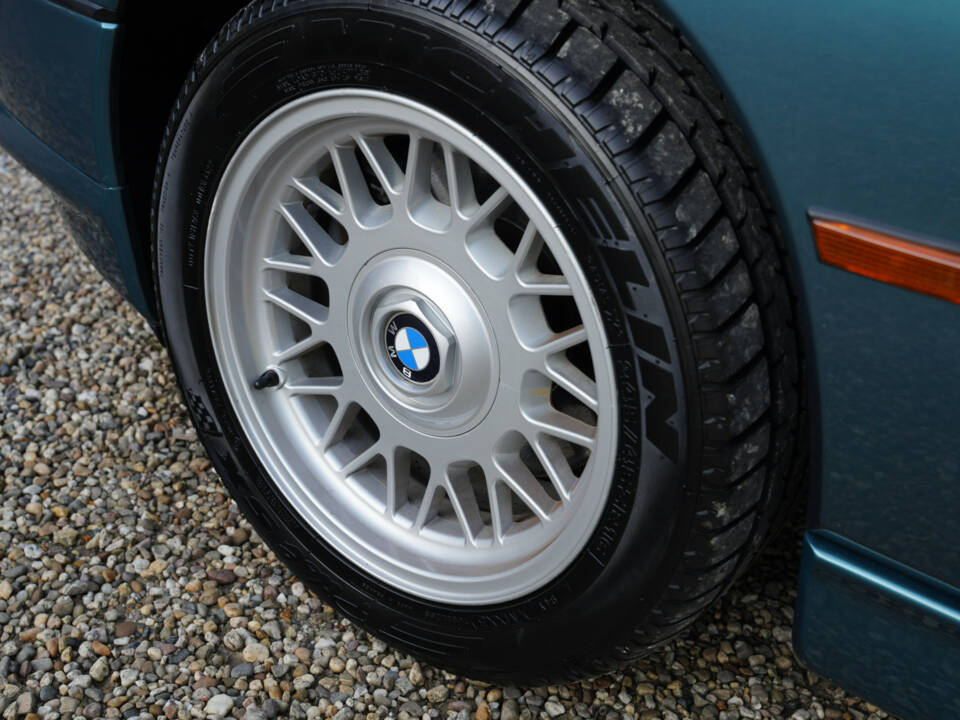 Image 31/50 of BMW 850Ci (1994)