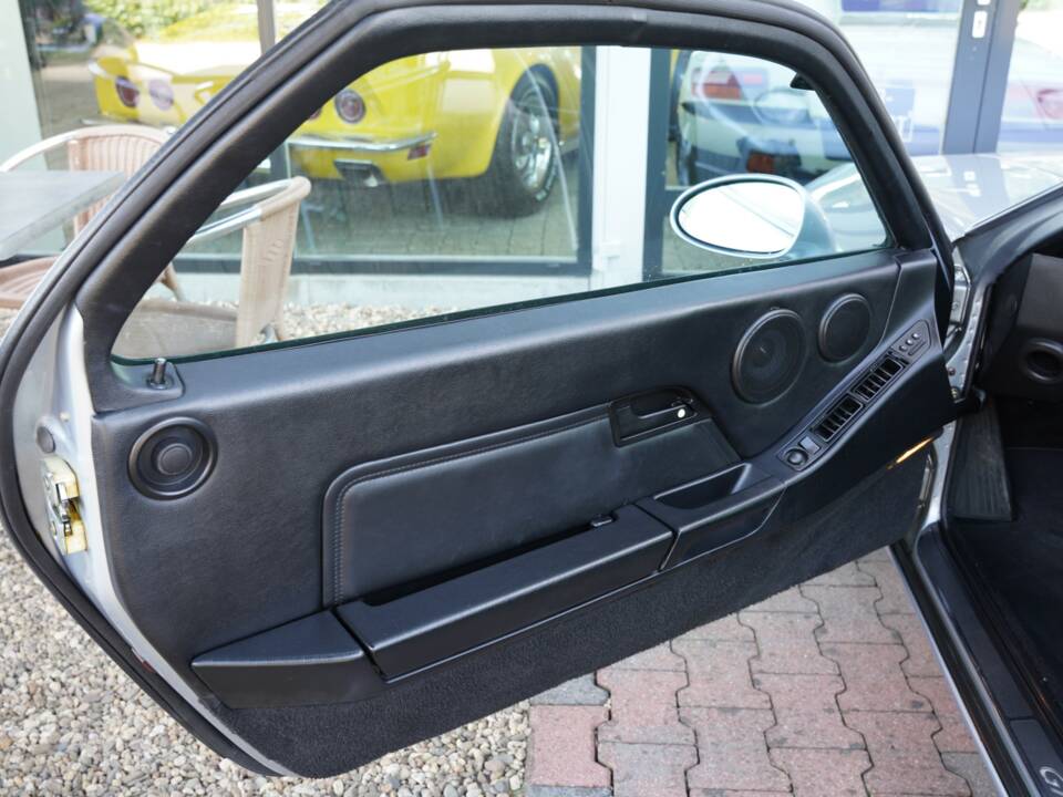 Image 42/50 of Porsche 928 GTS (1993)