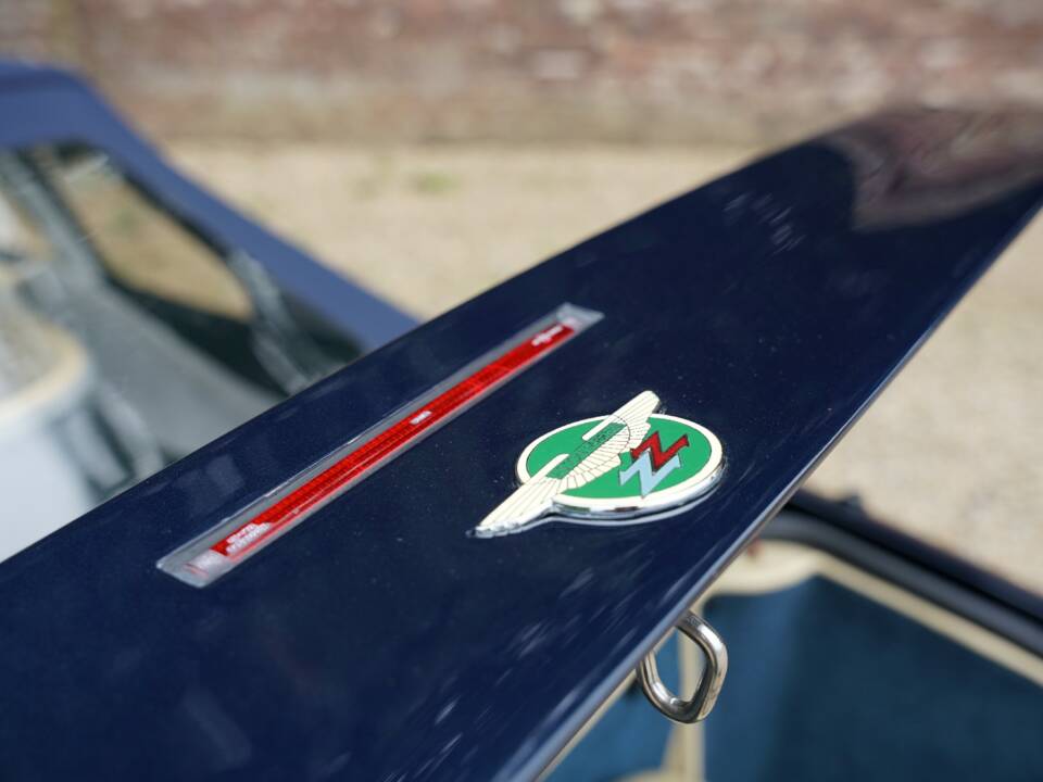 Bild 28/50 von Aston Martin V8 Zagato Vantage Volante (1990)