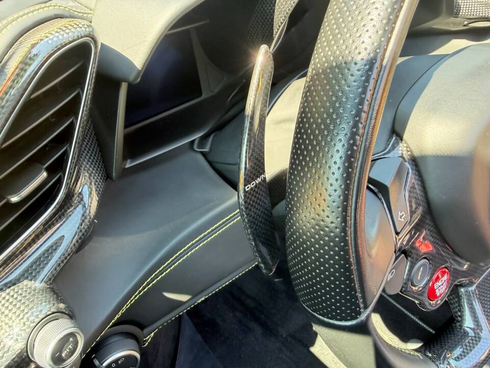 Image 15/18 of Ferrari 488 Spider (2018)