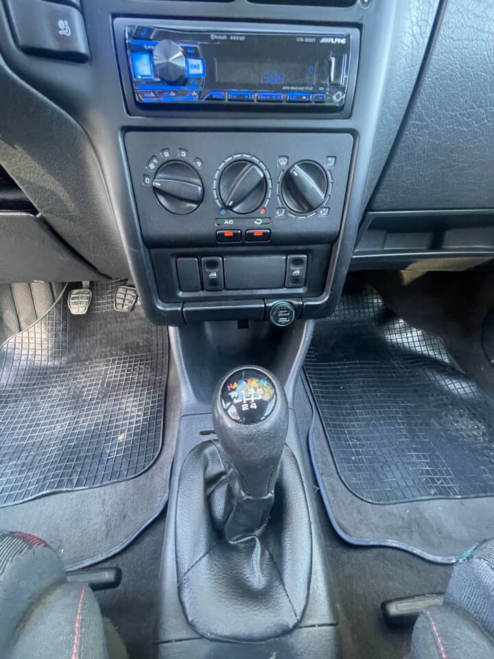 Afbeelding 30/39 van Volkswagen Polo III 1.6 Harlekin (1996)