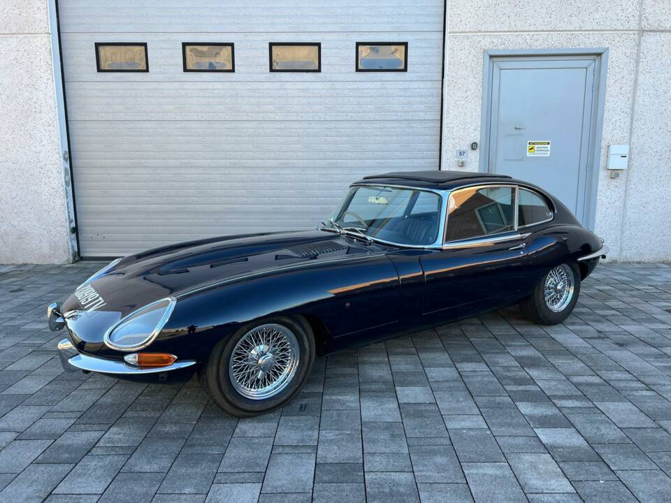 Image 12/33 of Jaguar E-Type 4.2 (1966)