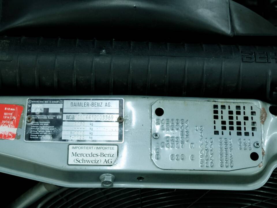 Image 27/50 of Mercedes-Benz 500 SEC (1982)