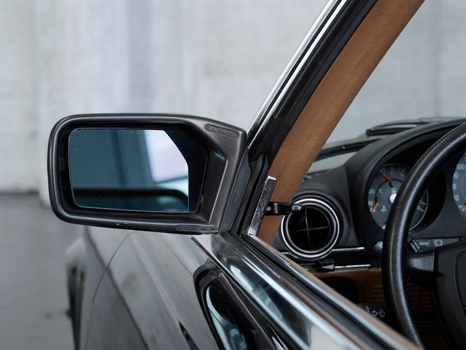 Image 15/50 de Mercedes-Benz 560 SL (1989)