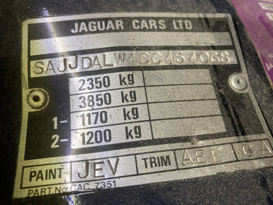 Image 9/28 de Jaguar Sovereign 3.6 (1986)