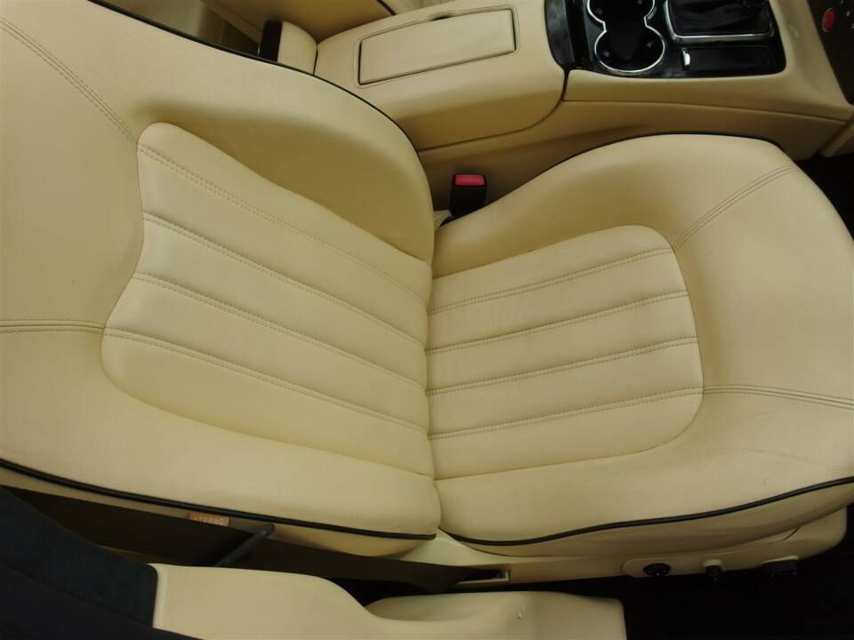 Imagen 61/100 de Maserati Quattroporte 4.2 (2007)