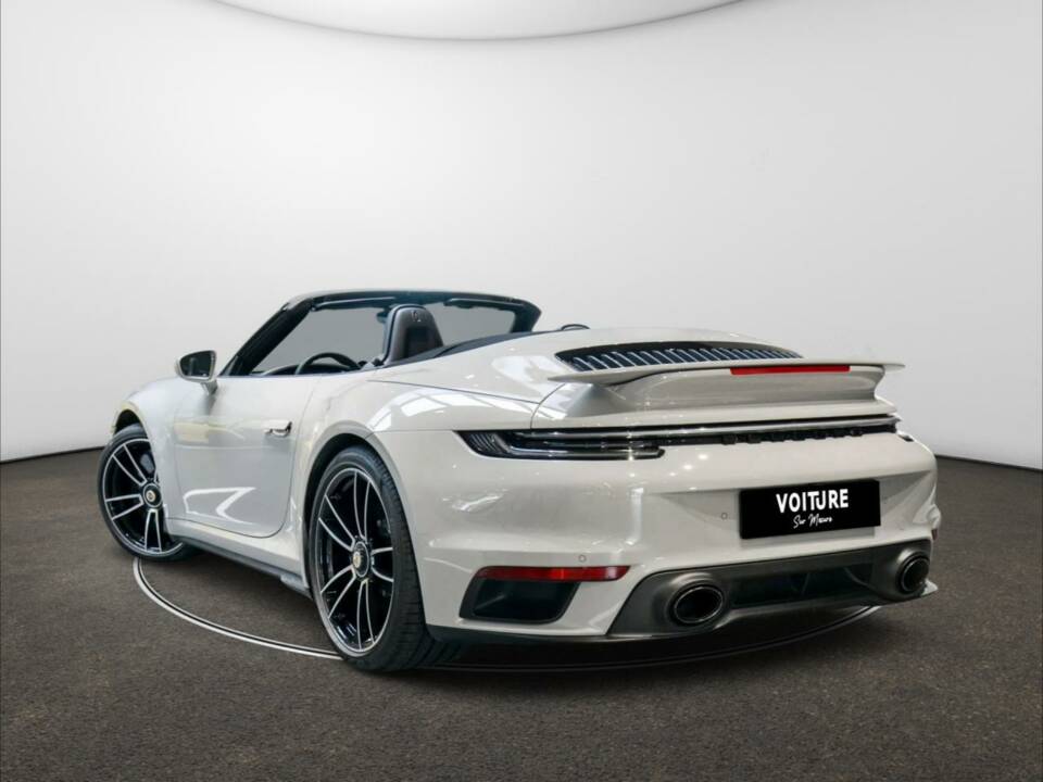 Image 2/8 of Porsche 911 Turbo S (2020)
