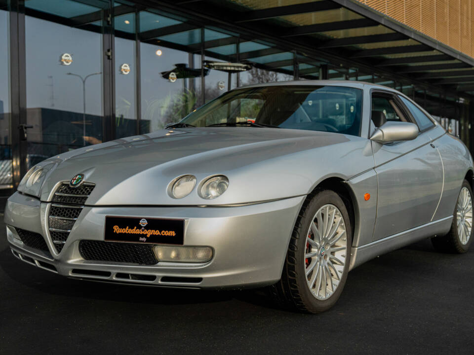 Immagine 1/46 di Alfa Romeo GTV 2.0 JTS (2003)