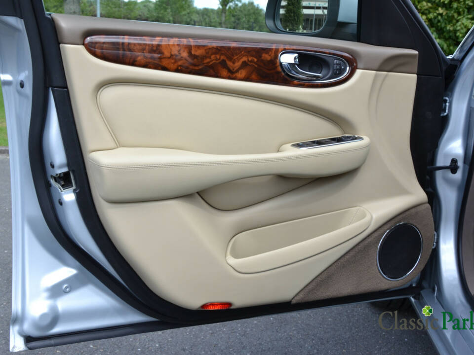 Afbeelding 16/46 van Jaguar XJ 8 3.5 (2007)