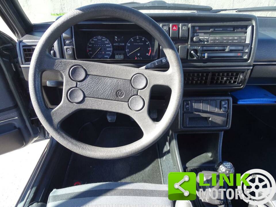 Image 10/10 of Volkswagen Golf Mk II GTi 16V 1.8 (1986)