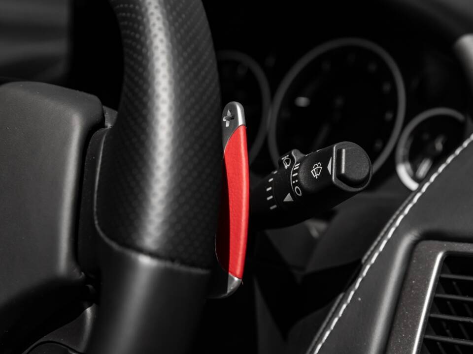 Image 36/59 of Aston Martin DBS (2012)