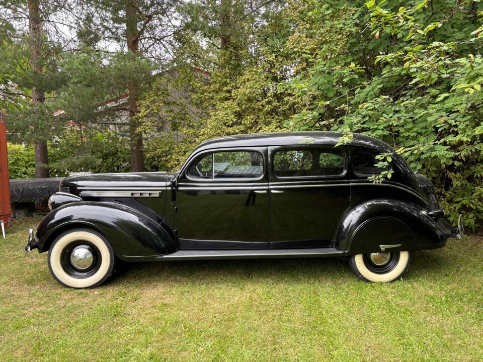 Bild 3/16 von Chrysler Royal Sedan (1938)