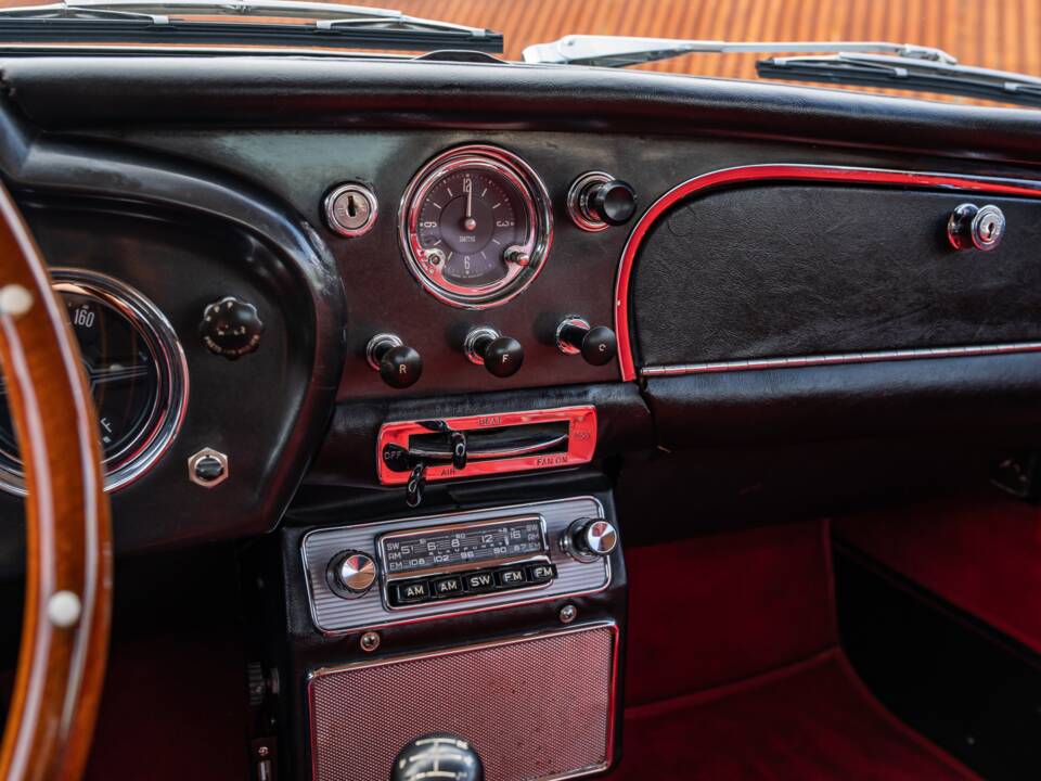 Afbeelding 32/46 van Aston Martin DB 4 (1962)