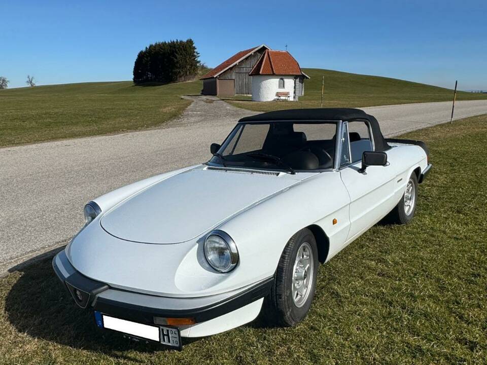 Image 1/4 of Alfa Romeo 2.0 Spider (1989)