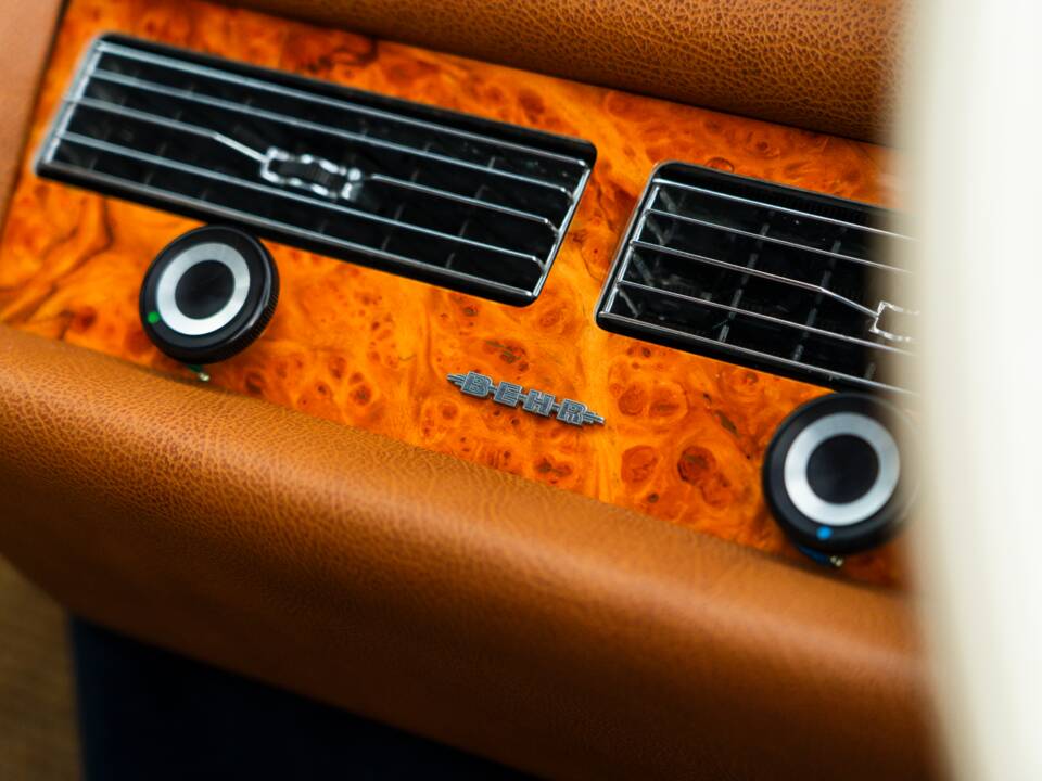 Image 22/57 de Mercedes-Benz 280 SE 3,5 (1971)