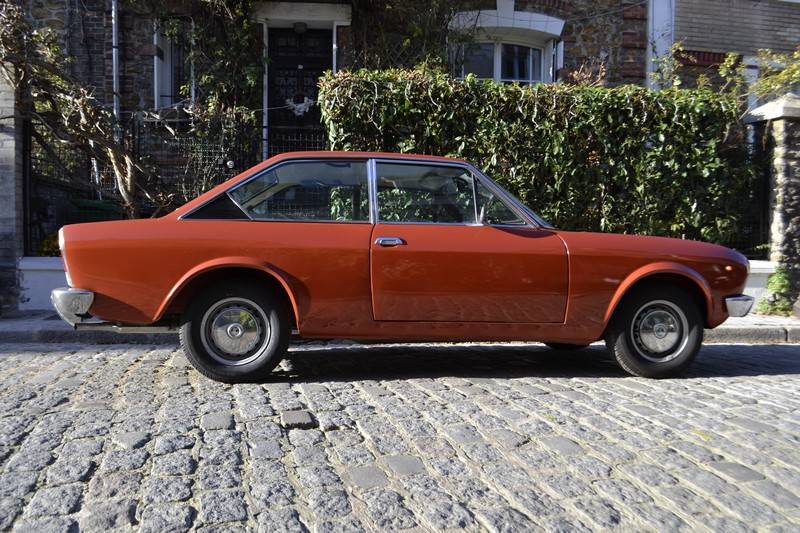 Image 14/56 of FIAT 124 Sport Coupe (1973)