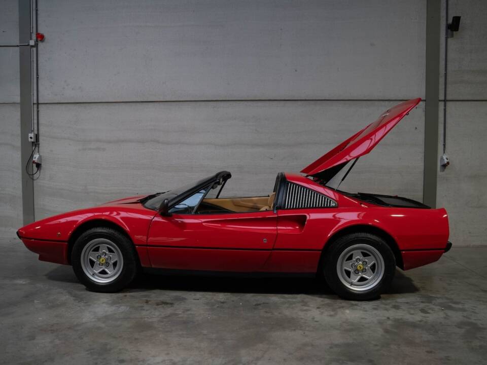 Bild 85/85 von Ferrari 308 GTSi Quattrovalvole (1985)