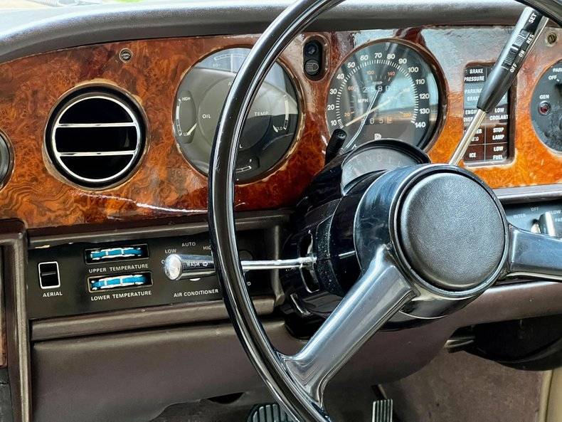 Image 40/50 of Bentley T 2 (1977)