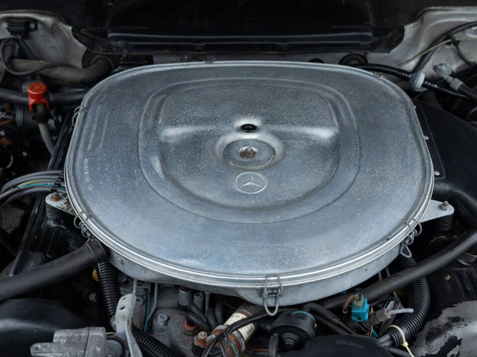 Afbeelding 50/50 van Mercedes-Benz 560 SL (1986)