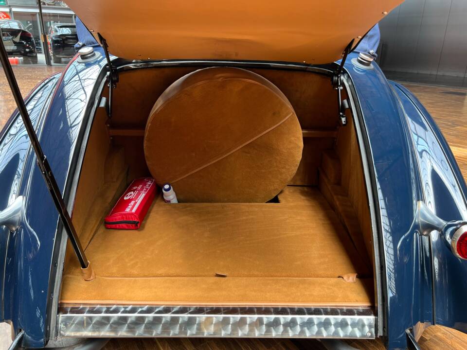 Image 23/34 of Rosengart LR 539 Supertraction (1939)