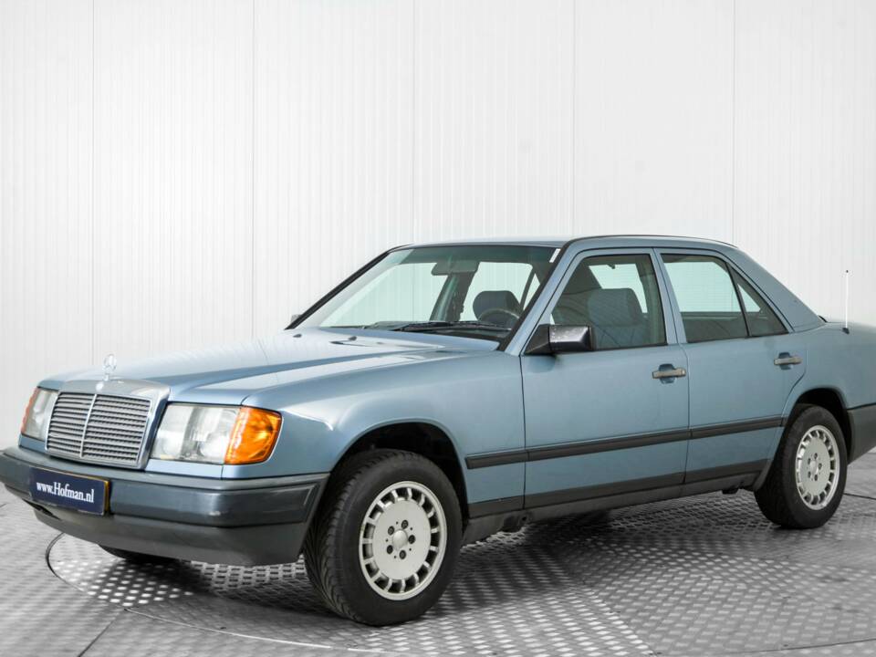 Bild 1/50 von Mercedes-Benz 230 E (1985)