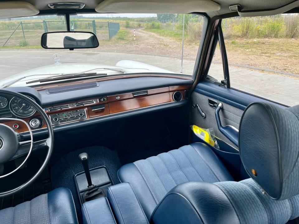 Immagine 11/19 di Mercedes-Benz 280 S (1971)