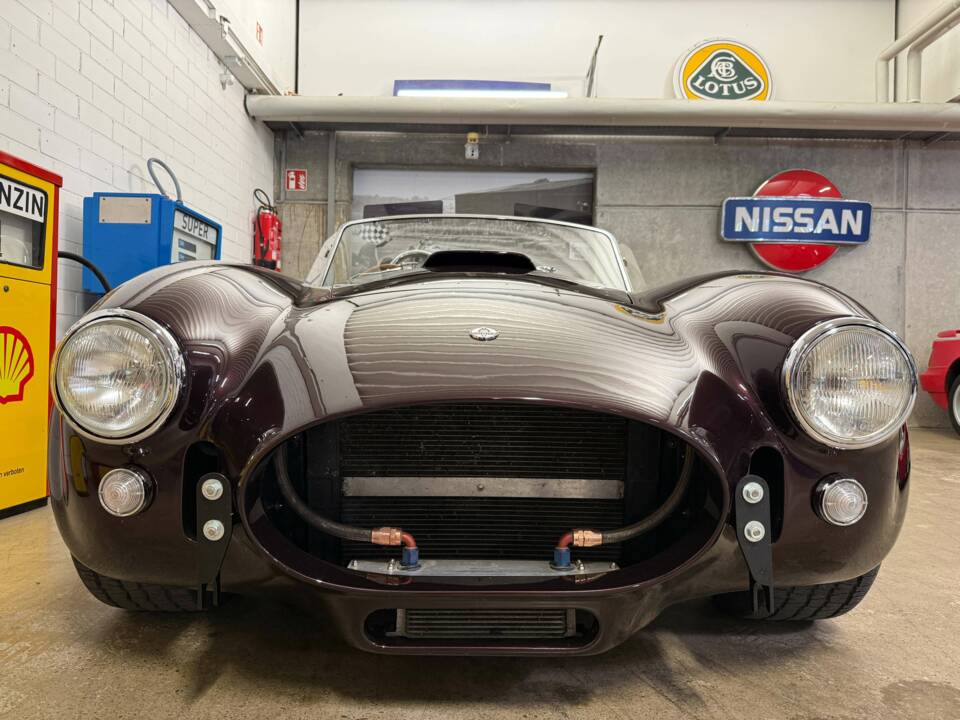 Image 3/17 of AC Cobra 427 (1968)