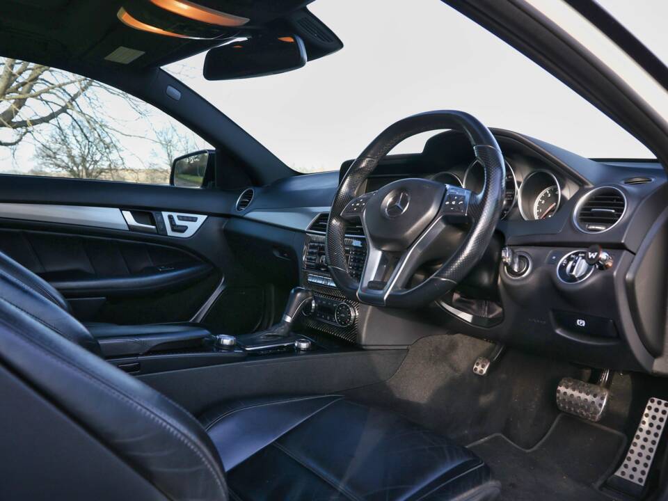 Imagen 4/40 de Mercedes-Benz C 63 AMG (2013)