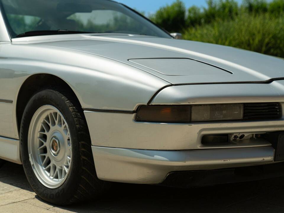 Bild 29/50 von BMW 850i (1990)
