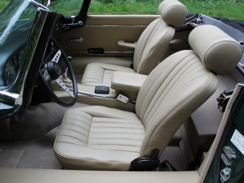Image 9/18 of Jaguar Type E V12 (1973)